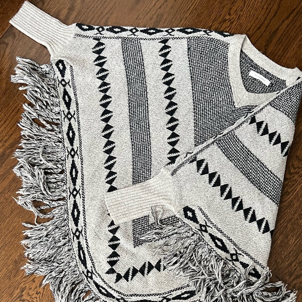 Wool Poncho with tassels size XS